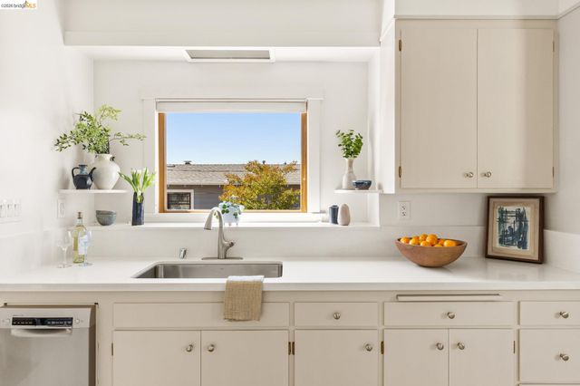 2434 Wilbur St, Oakland, CA 94602