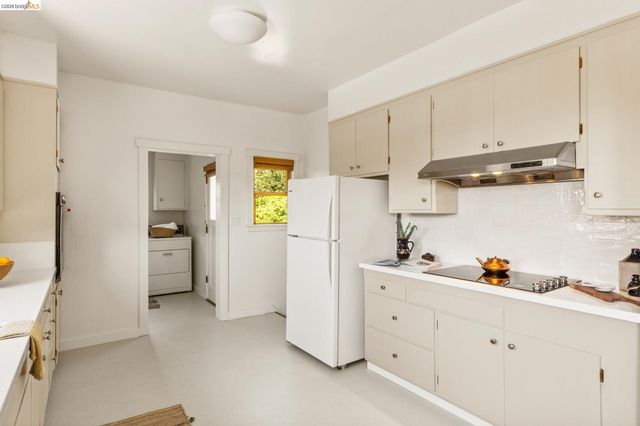 2434 Wilbur St, Oakland, CA 94602