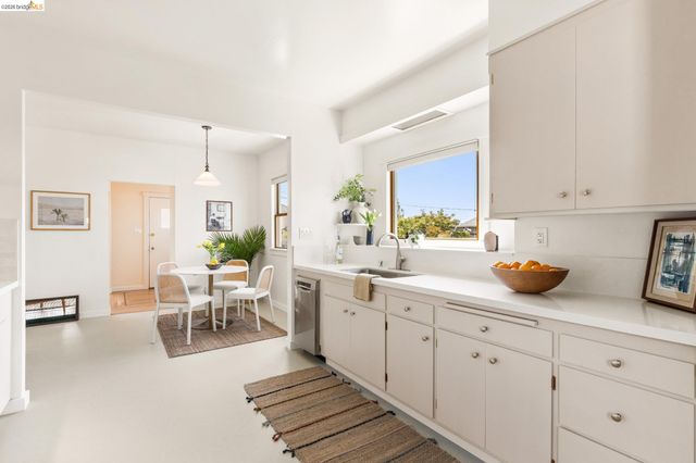 2434 Wilbur St, Oakland, CA 94602