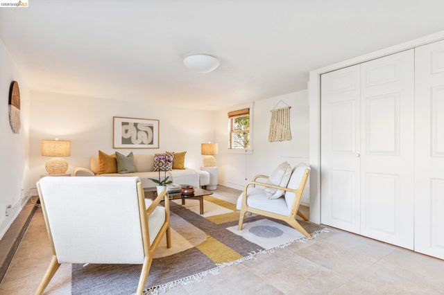 2434 Wilbur St, Oakland, CA 94602