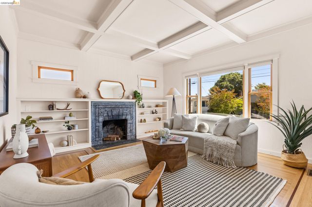 2434 Wilbur St, Oakland, CA 94602