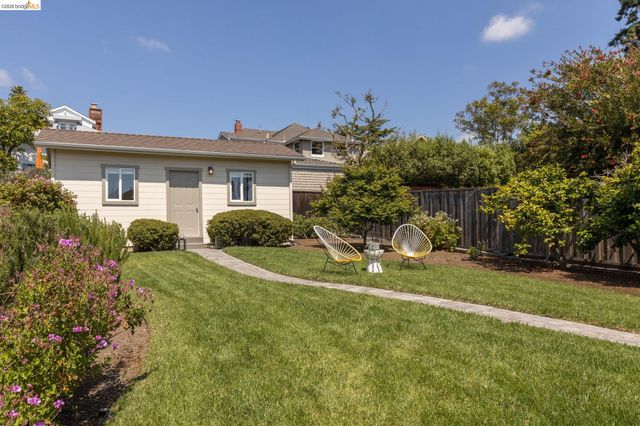 2434 Wilbur St, Oakland, CA 94602