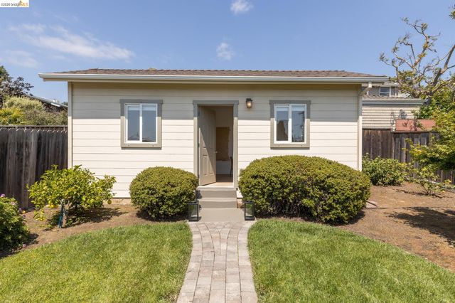 2434 Wilbur St, Oakland, CA 94602