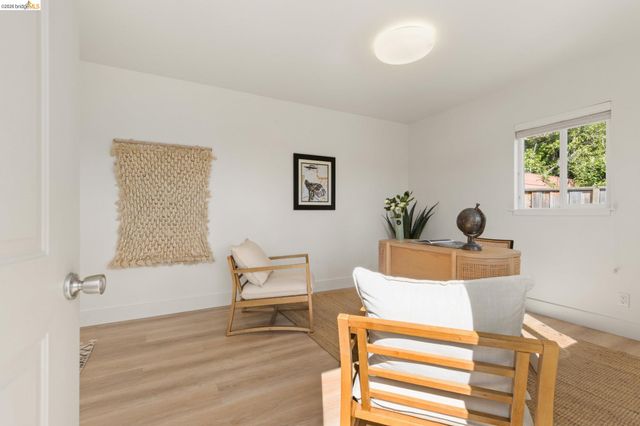 2434 Wilbur St, Oakland, CA 94602