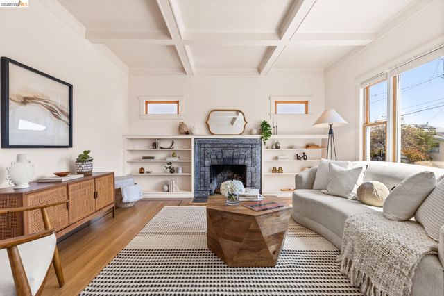 2434 Wilbur St, Oakland, CA 94602