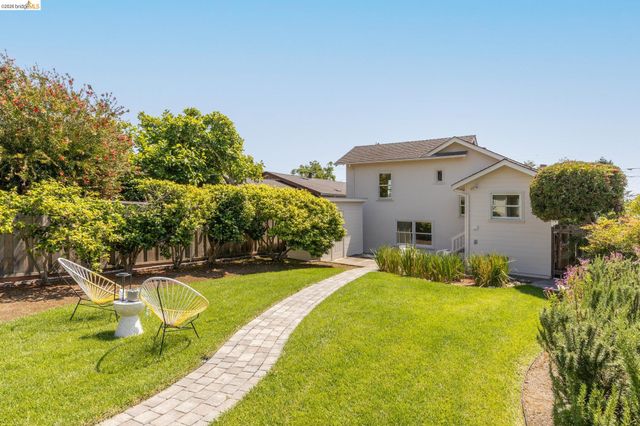 2434 Wilbur St, Oakland, CA 94602