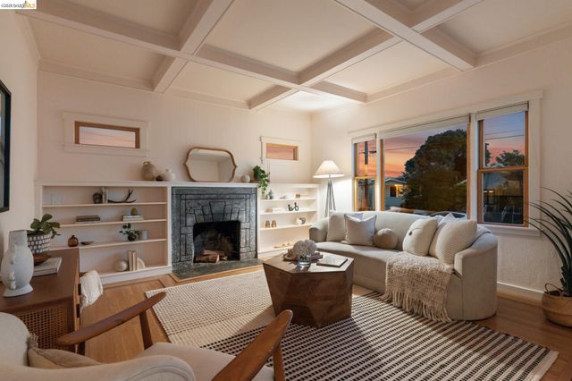 2434 Wilbur St, Oakland, CA 94602