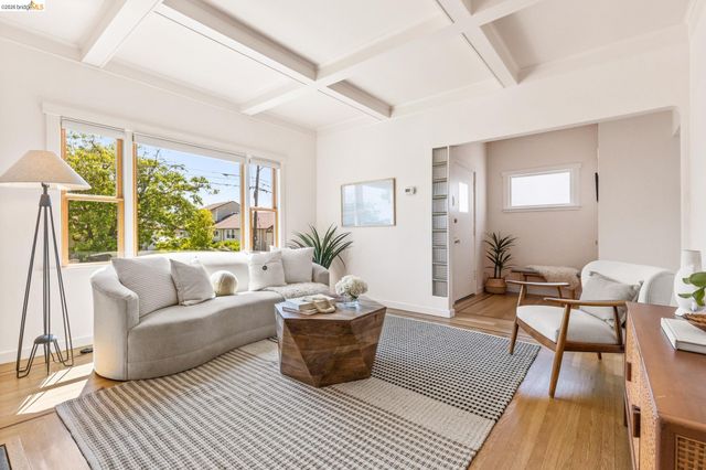 2434 Wilbur St, Oakland, CA 94602
