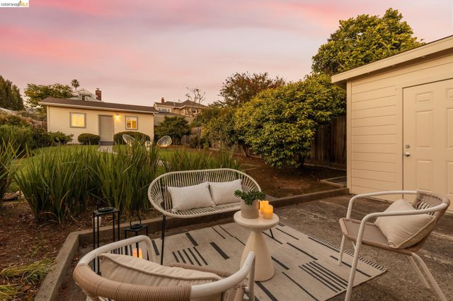 2434 Wilbur St, Oakland, CA 94602