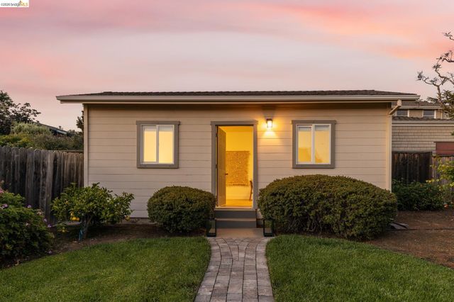 2434 Wilbur St, Oakland, CA 94602