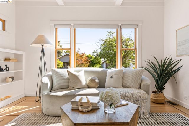 2434 Wilbur St, Oakland, CA 94602