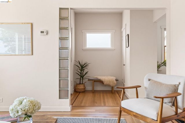 2434 Wilbur St, Oakland, CA 94602