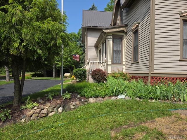 3801 Hollow Corners Road, Dryden Township, MI 48428