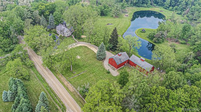 3801 Hollow Corners Road, Dryden Township, MI 48428