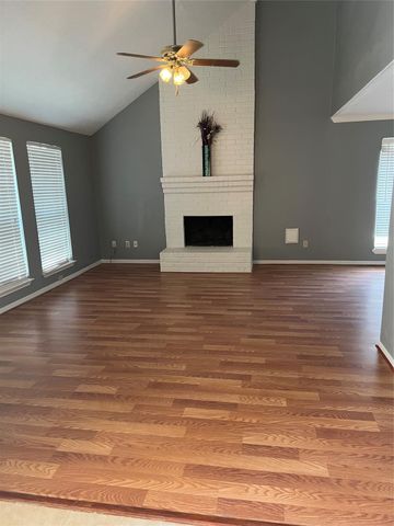 2526 Knights Circle, Stafford, TX 77477