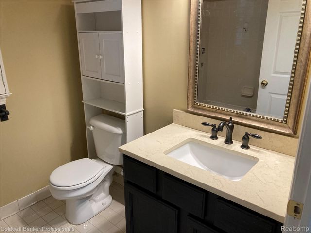 56626 Chesapeake Trail, Shelby Charter Township, MI 48316