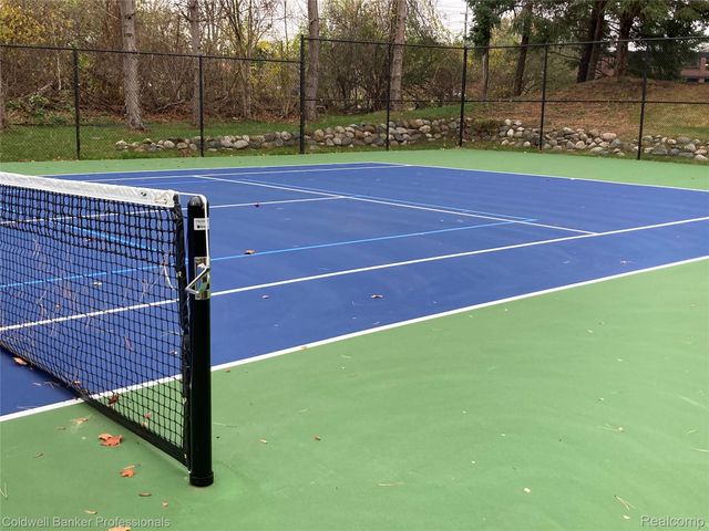 56626 Chesapeake Trail, Shelby Charter Township, MI 48316