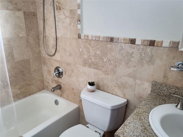 285 Palmas Inn Road PALMANOVA VILLAGE CORNER SE 4304, Humacao, PR 00791