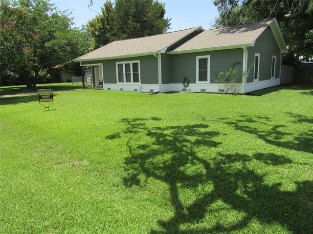 105 N 4th, Mabank, TX 75147