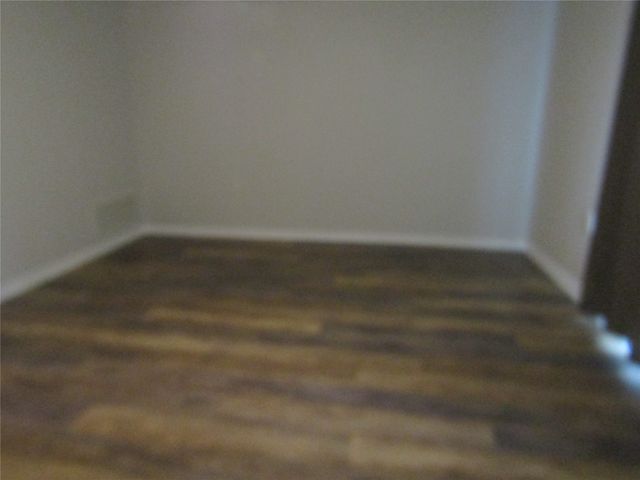 105 N 4th, Mabank, TX 75147