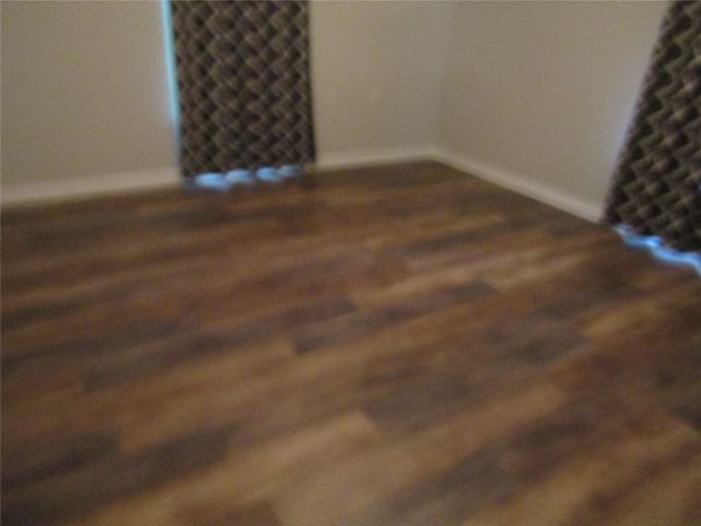 105 N 4th, Mabank, TX 75147