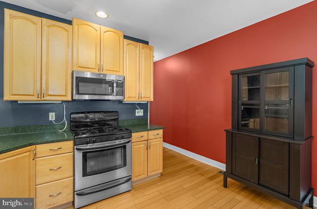 2832 GUILFORD AVE, Baltimore, MD 21218