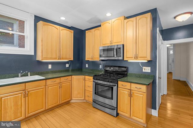 2832 GUILFORD AVE, Baltimore, MD 21218