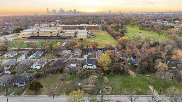 2859 Farragut Street, Dallas, TX 75215