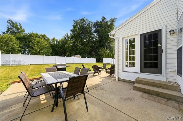 2238 Fox Chase Road, Hamburg, NY 14085