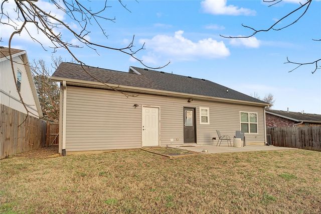 705 S Dockery Lane, Fayetteville, AR 72701