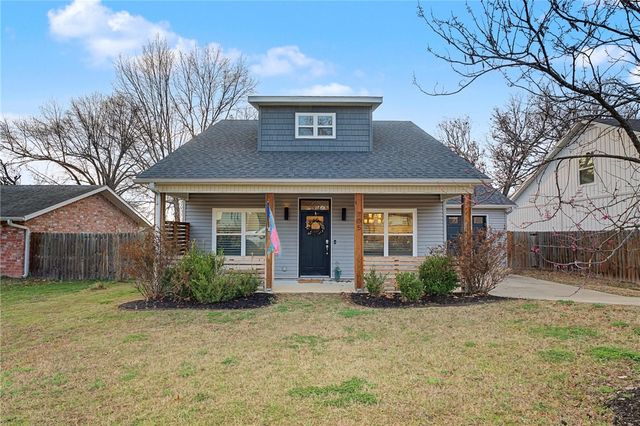 705 S Dockery Lane, Fayetteville, AR 72701