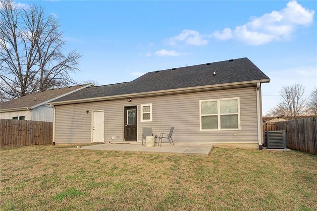 705 S Dockery Lane, Fayetteville, AR 72701
