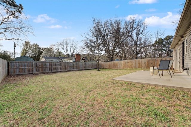 705 S Dockery Lane, Fayetteville, AR 72701