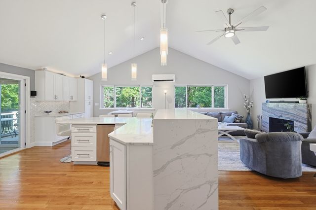 426 Chamberlain St., Holliston, MA 01746