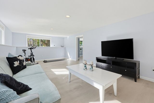 426 Chamberlain St., Holliston, MA 01746