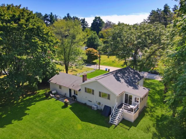426 Chamberlain St., Holliston, MA 01746