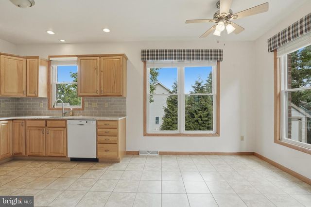 34 HARRINGTON WAY, Greensburg, PA 15601