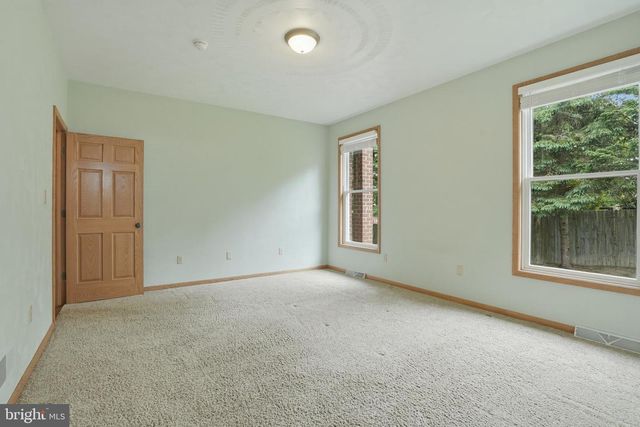 34 HARRINGTON WAY, Greensburg, PA 15601