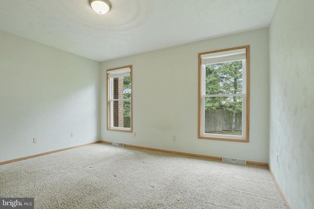 34 HARRINGTON WAY, Greensburg, PA 15601