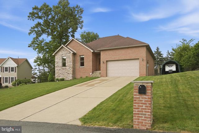 34 HARRINGTON WAY, Greensburg, PA 15601