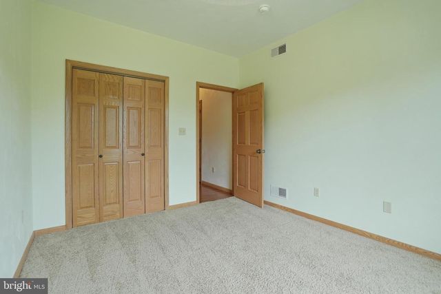 34 HARRINGTON WAY, Greensburg, PA 15601