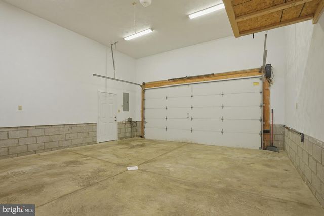34 HARRINGTON WAY, Greensburg, PA 15601