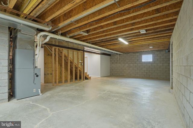 34 HARRINGTON WAY, Greensburg, PA 15601