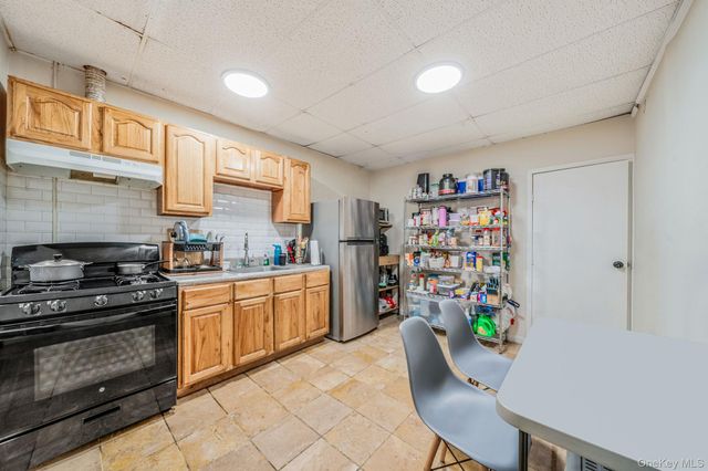 104-06 Jamaica Avenue, Richmond Hill, NY 11418