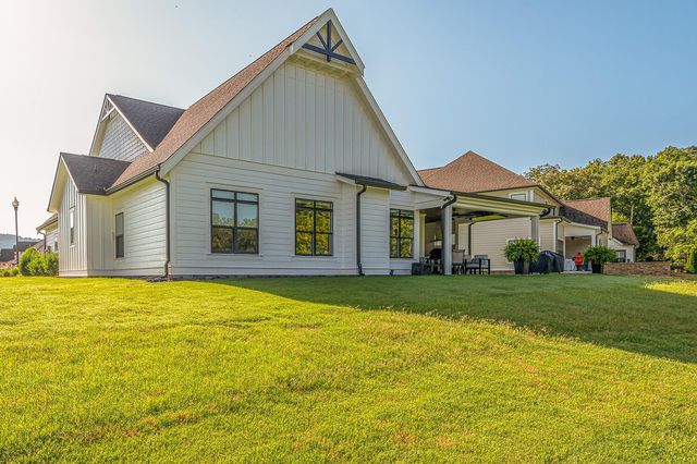 8289 Blackrock Drive, Ooltewah, TN 37363