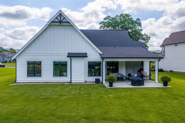8289 Blackrock Drive, Ooltewah, TN 37363