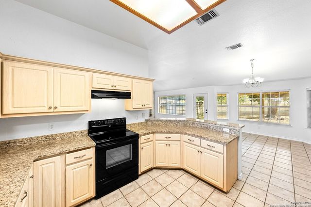 1213 Hillside Oaks Dr, La Vernia, TX 78121