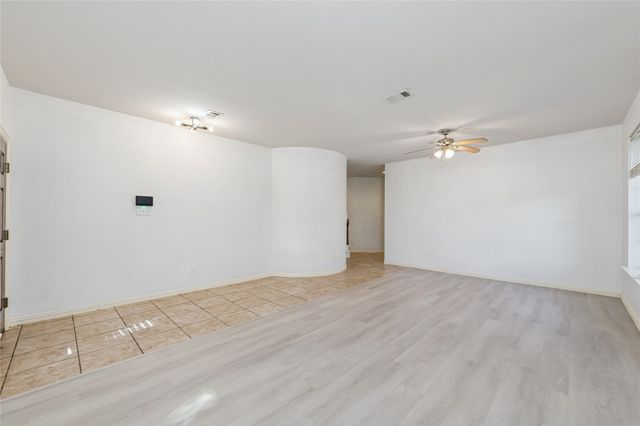 4921 Kingfisher Lane, Mesquite, TX 75181