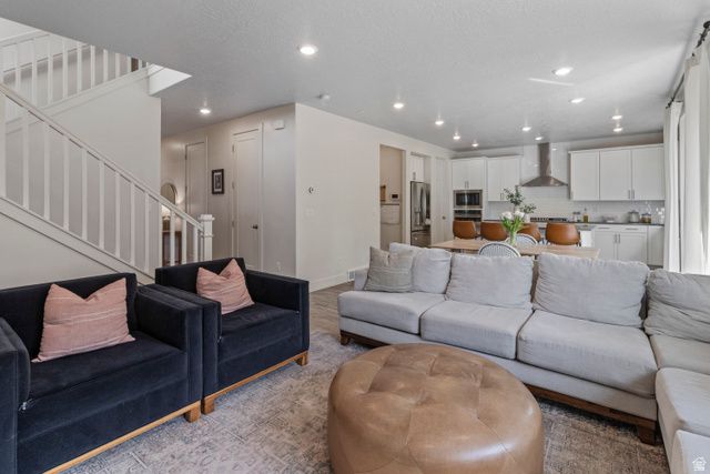 316 BELLA VIDA DR, North Salt Lake, UT 84054