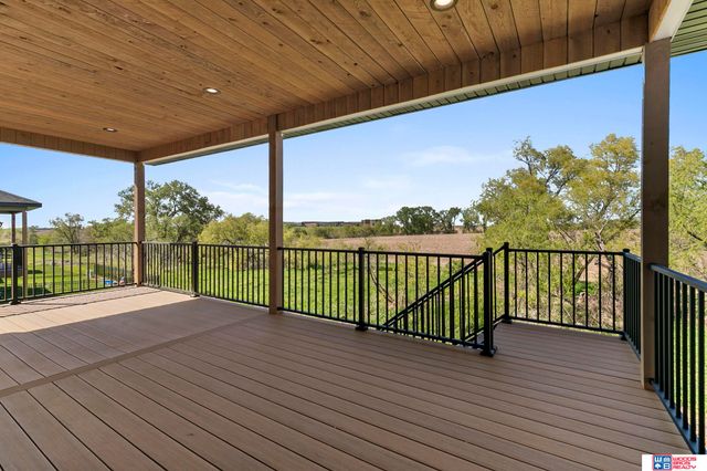 8820 Dragonfly Lane, Lincoln, NE 68526